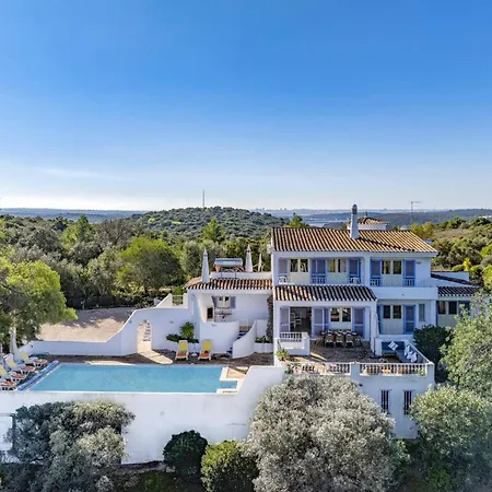 Villa Quinta Marta Luisa By *