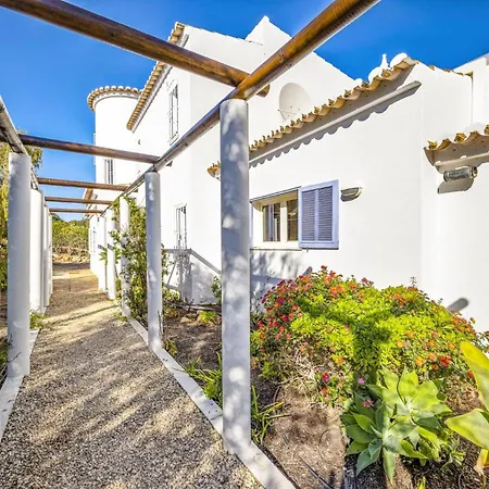 Villa Quinta Marta Luisa By *